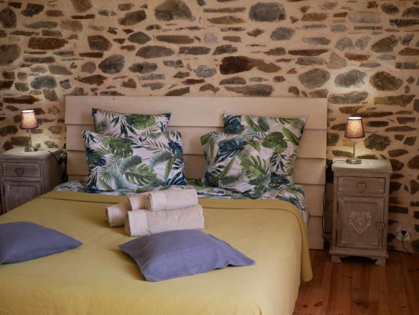 Bed and Breakfast Les Jardins De Lumiere Брюск Экстерьер фото